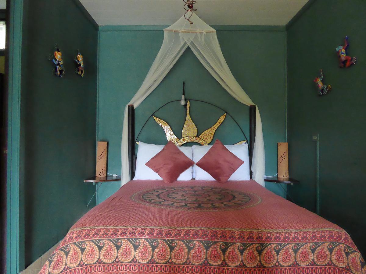 Lucky Bug Bed And Breakfast Nuevo Arenal Kültér fotó